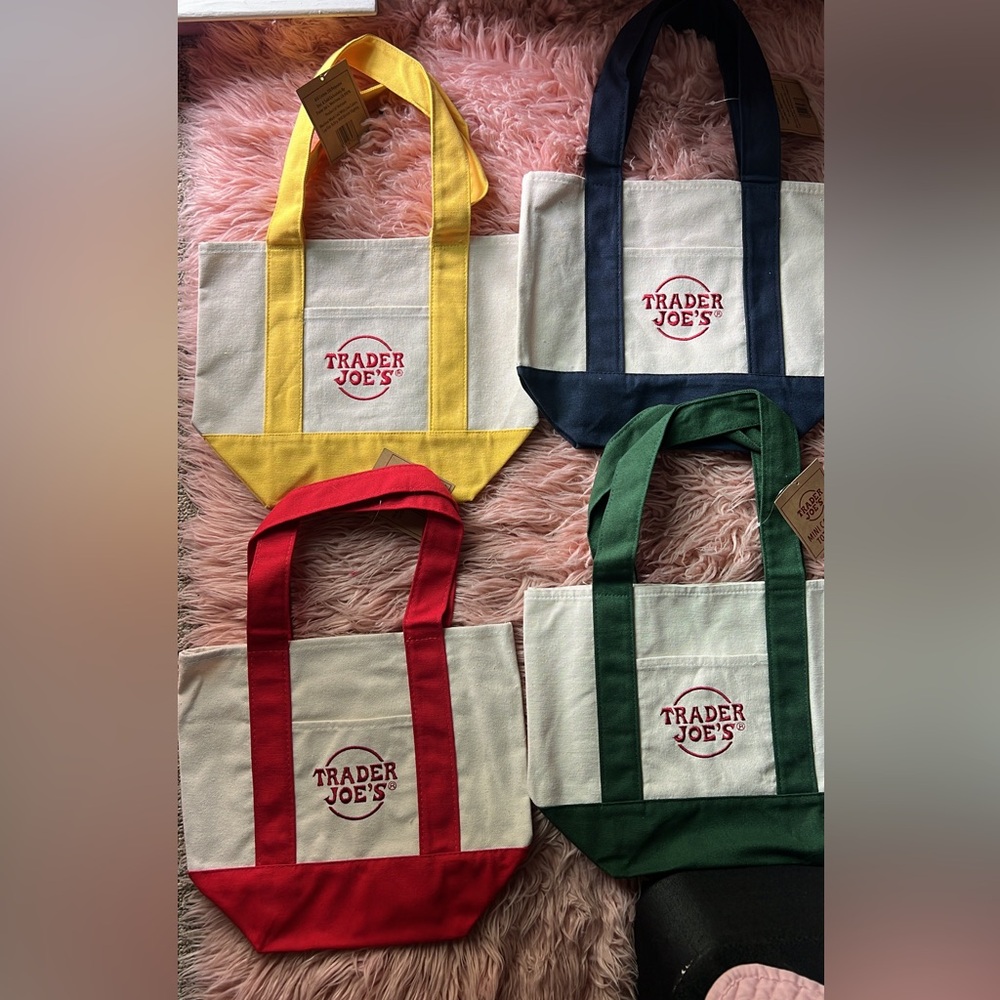 trader joe’s mini tote 🔥